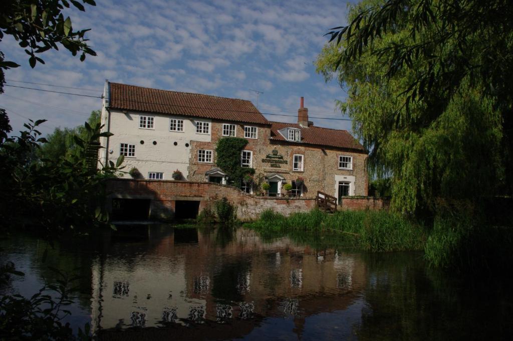 Sculthorpe Mill Hotel Fakenham Ngoại thất bức ảnh