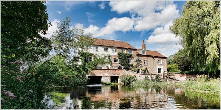 Sculthorpe Mill Hotel Fakenham Ngoại thất bức ảnh